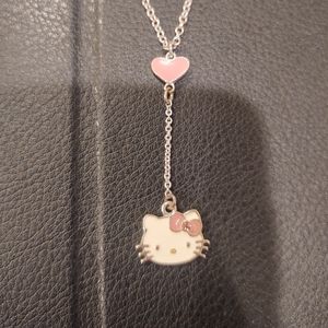 Used hello Kitty necklace (like new)